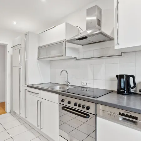 In - 90m2, 3 Zi, 5 Einzelbetten, Free Coffee, Wifi & Parking - 24h Check In Apartment